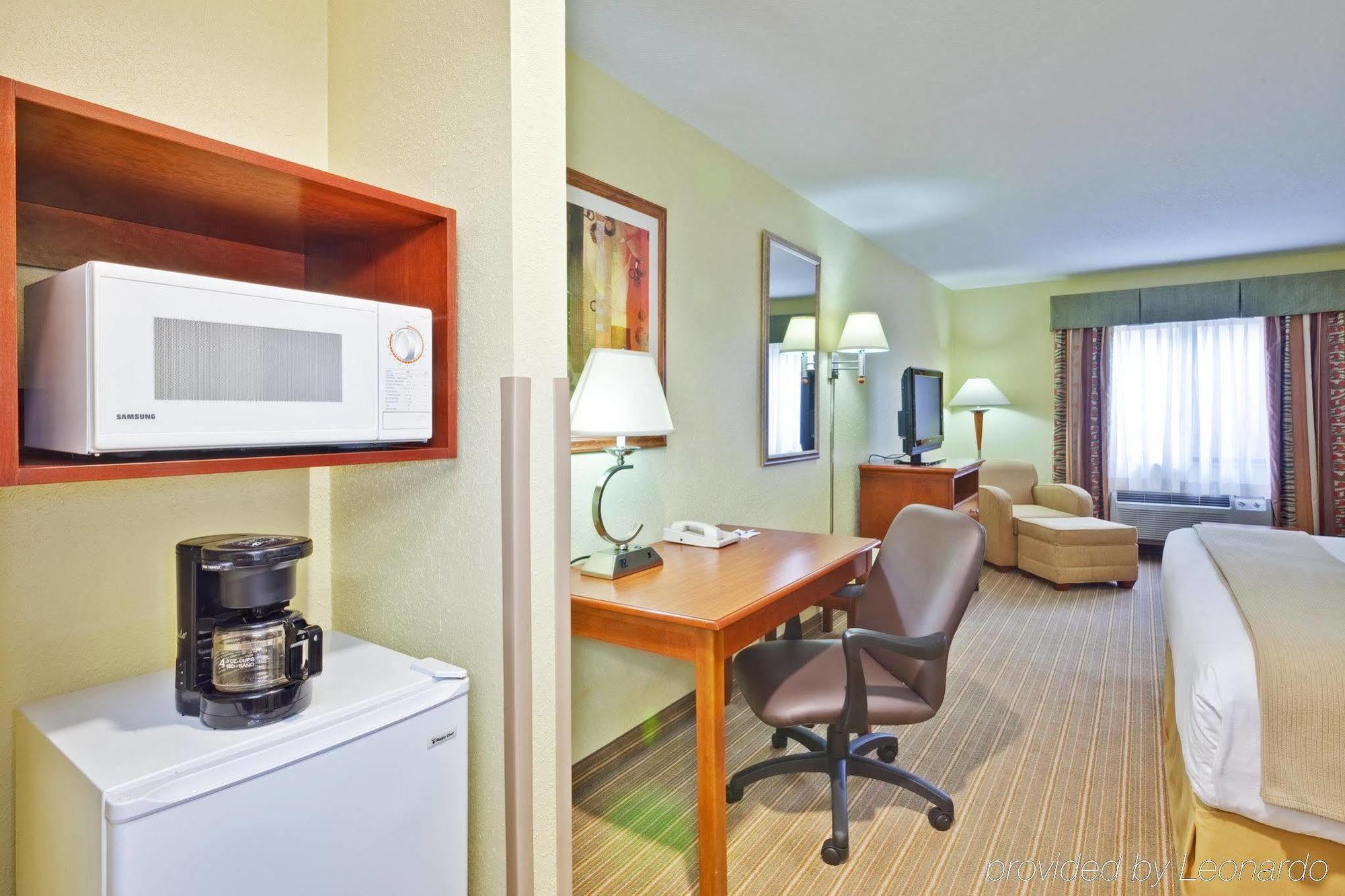 Holiday Inn Express Winfield - Teays Valley Hurricane Exterior foto